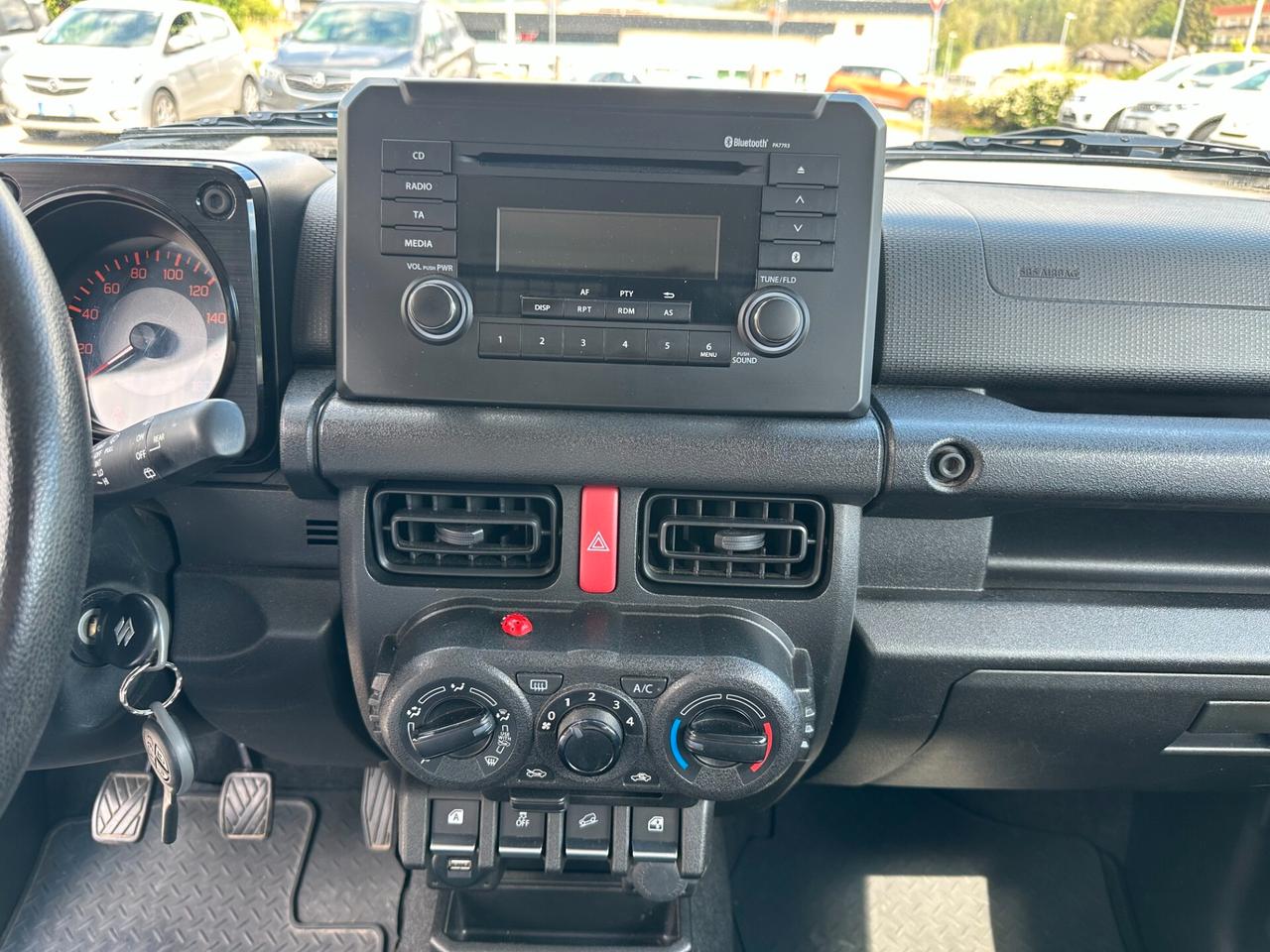 Suzuki Jimny 1.5 5MT
