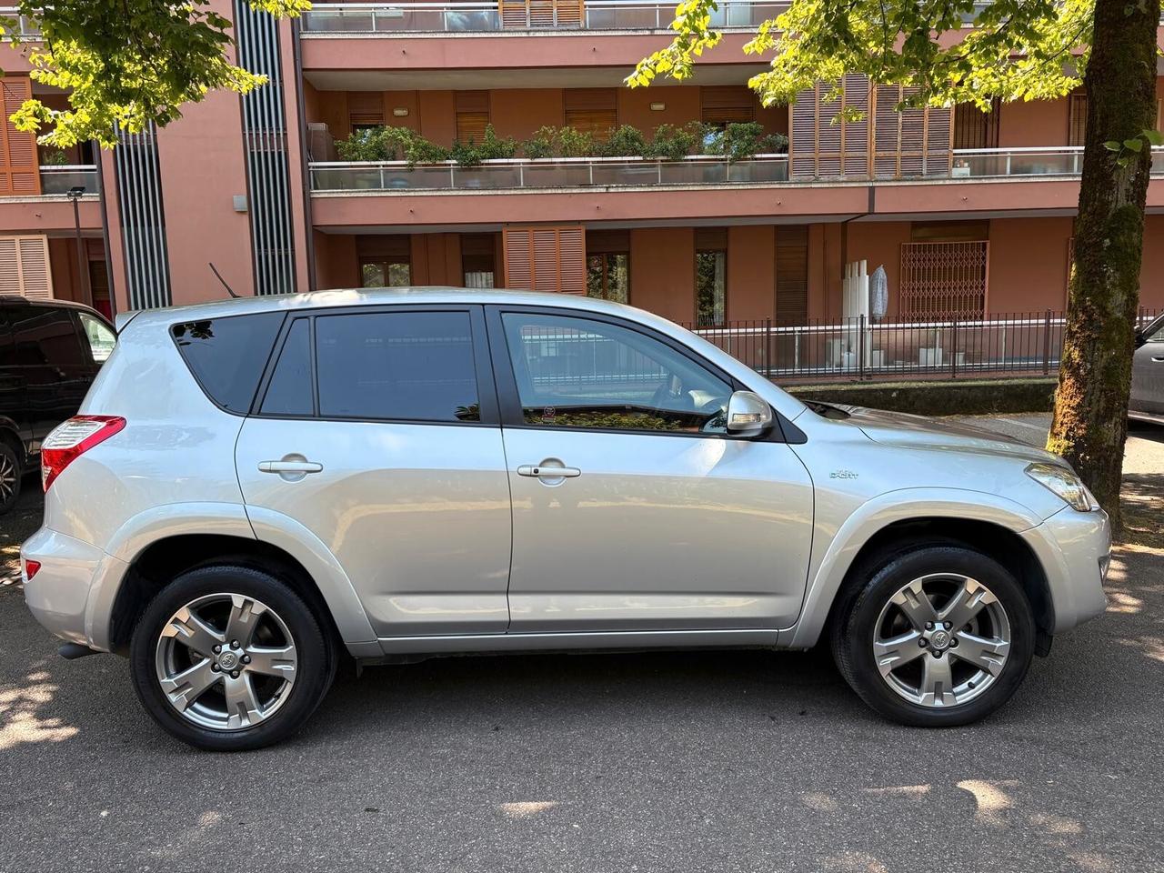 Toyota RAV 4 RAV4 Crossover 2.2 D-Cat A/T 150 CV Luxury