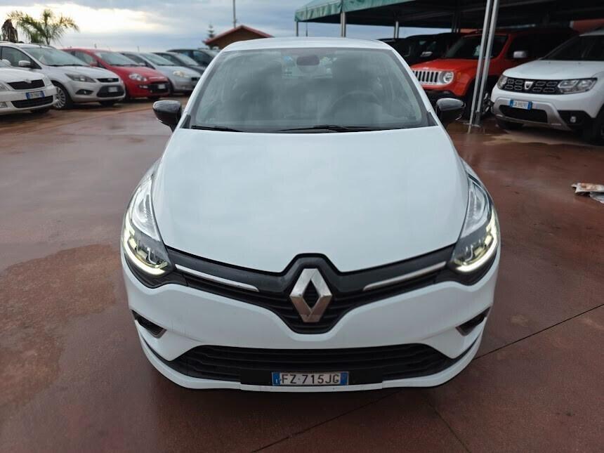 Renault Clio TCe 12V 75 CV 5 porte Moschino Zen