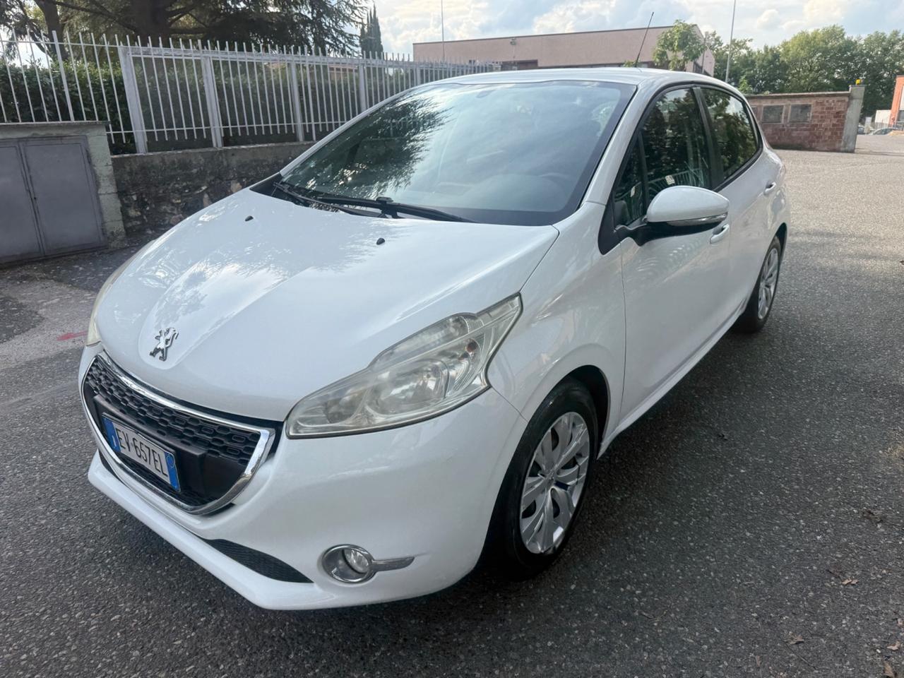 Peugeot 208 PureTech 82 5 porte Allure