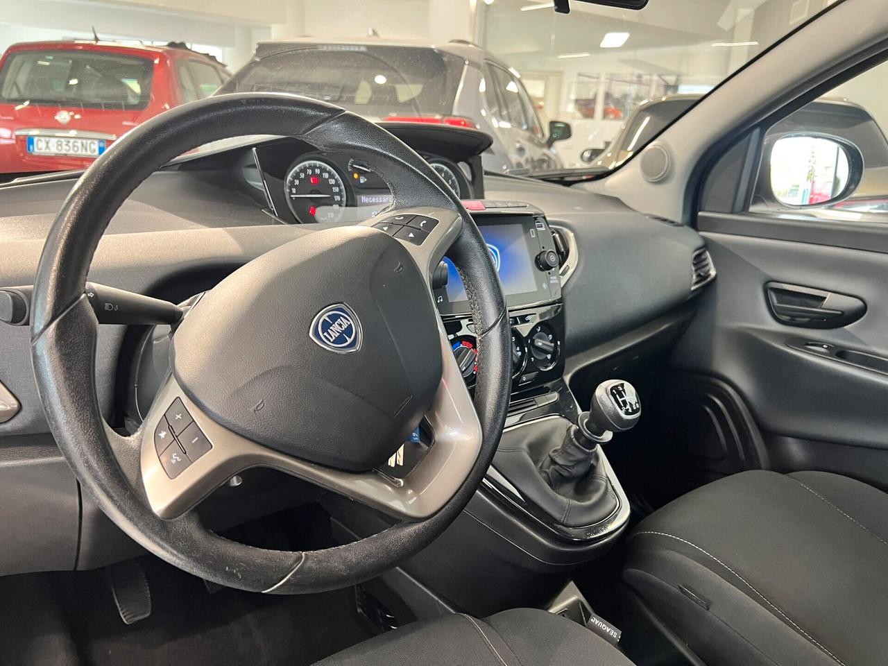Lancia Ypsilon 1.0 FireFly 5 porte S&S Hybrid Gold