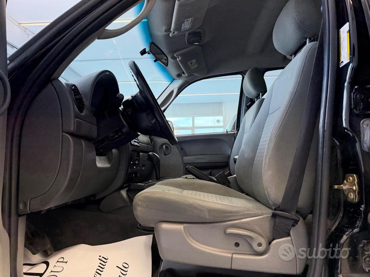 Jeep Cherokee 2.8 CRD Sport automatica