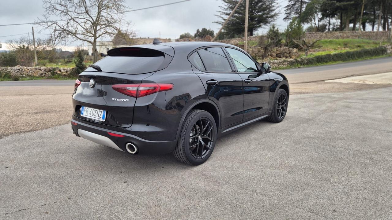 Alfa Romeo Stelvio 2.2 Turbodiesel 180 CV AT8 Q4 Super