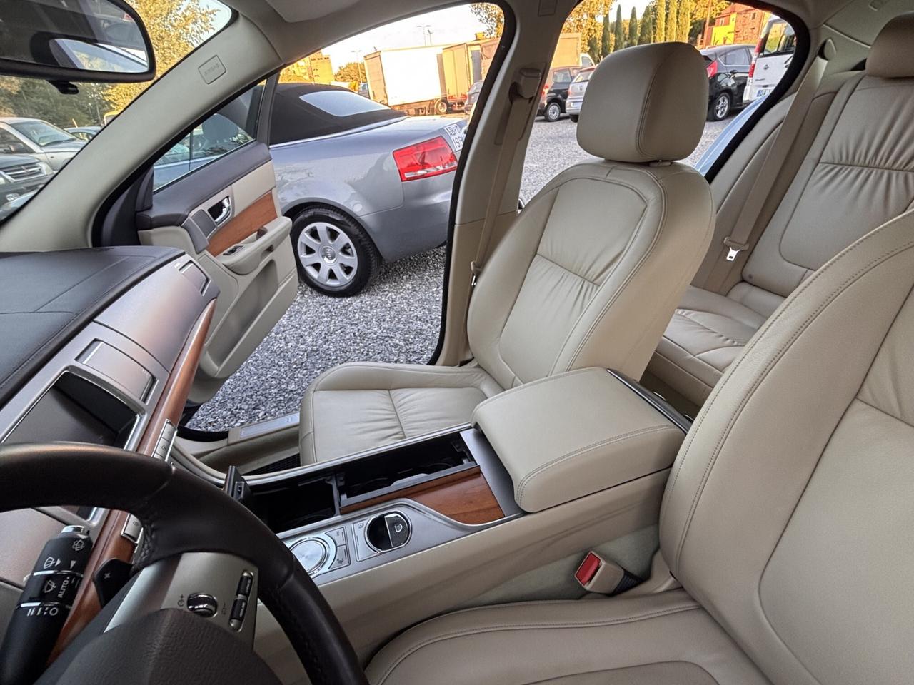 jaguar XF 2.7 D solo 54.000 km