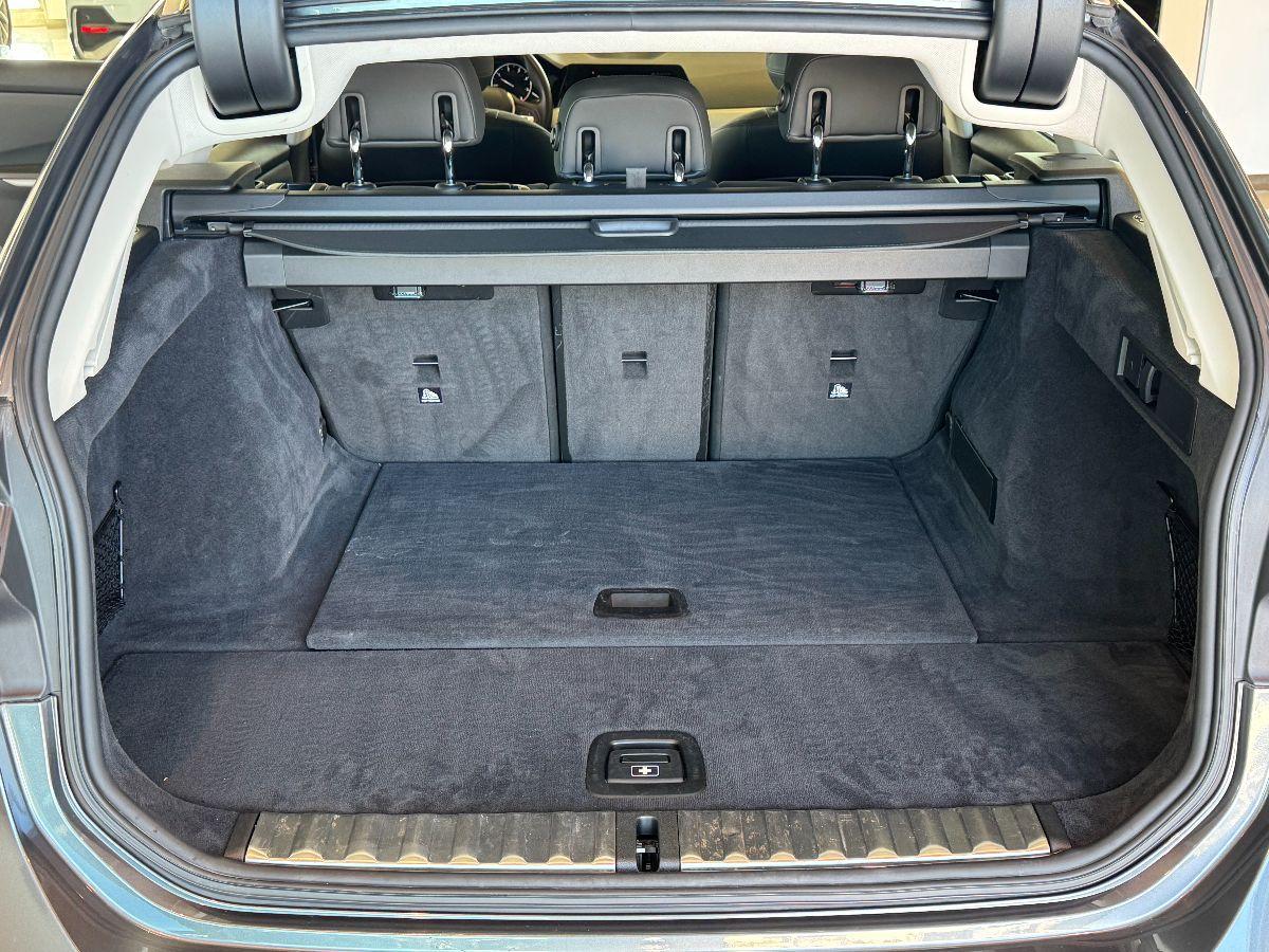 BMW Serie 3 318d Touring Tetto/Pelle/Led