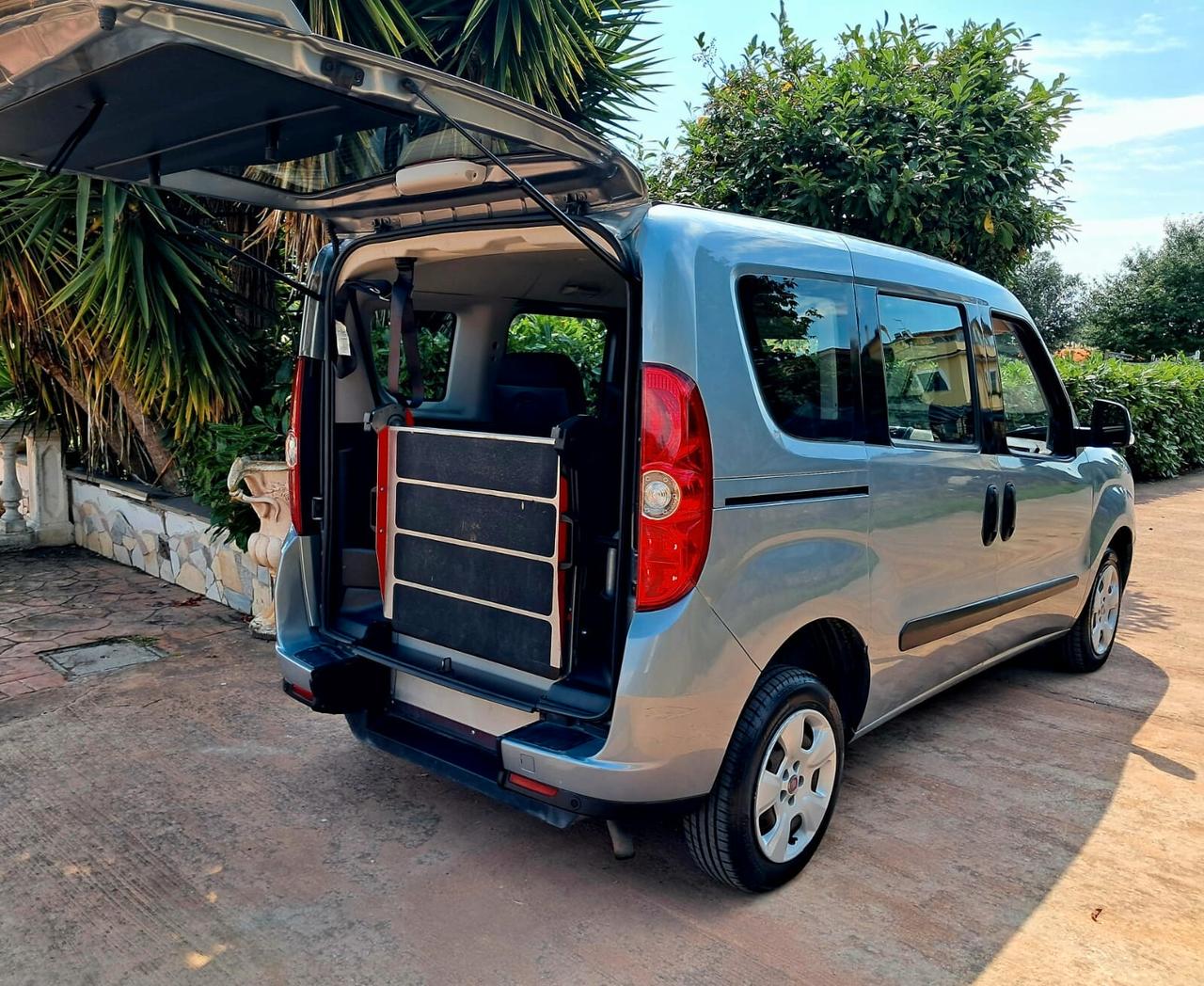 Fiat Doblo Doblò 1.6 mjet PIANALE RIBASSATO TRASPORTO DISABILI 4 piu 1