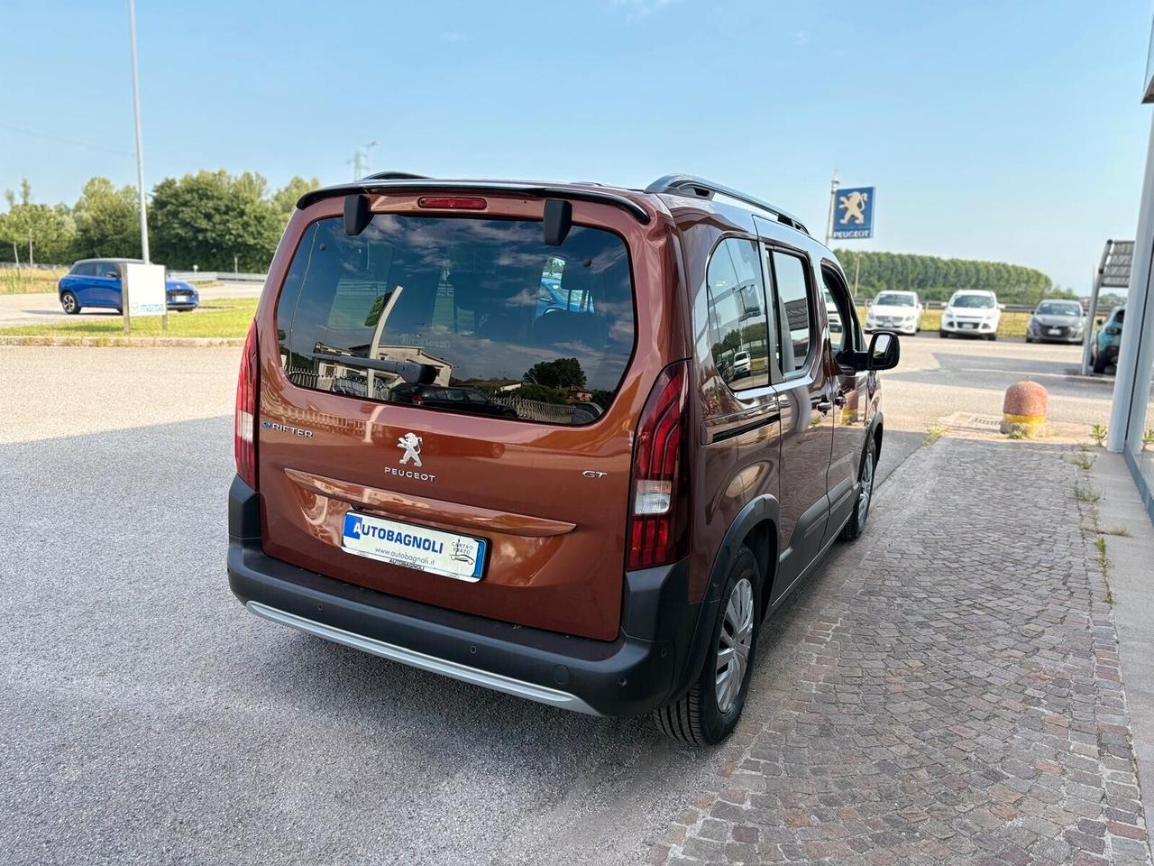 Peugeot Rifter GT motore elettrico 136 CV 50 kWh SPOTICAR