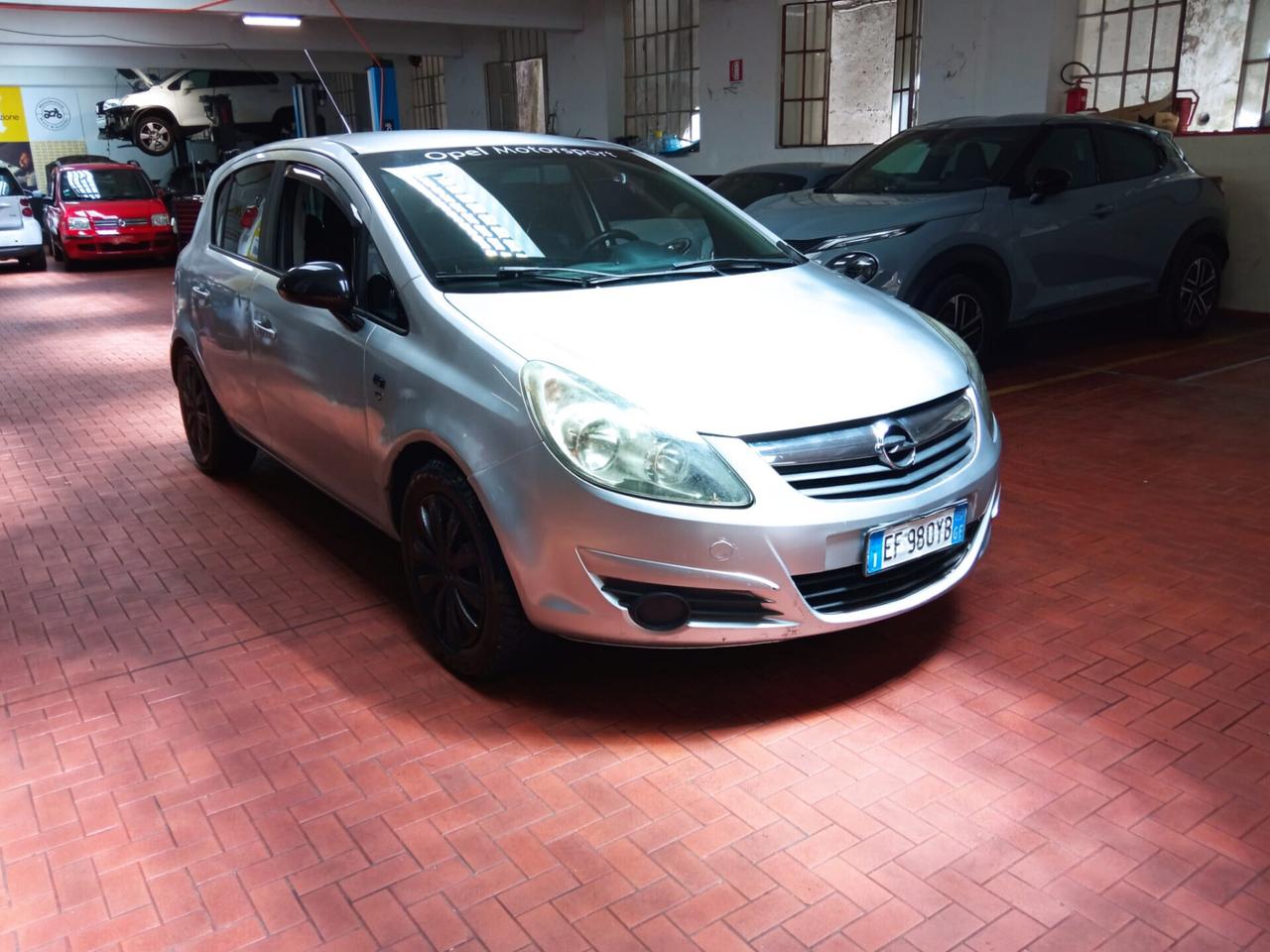 Opel Corsa 1.2 5 porte Club Benzina/Metano
