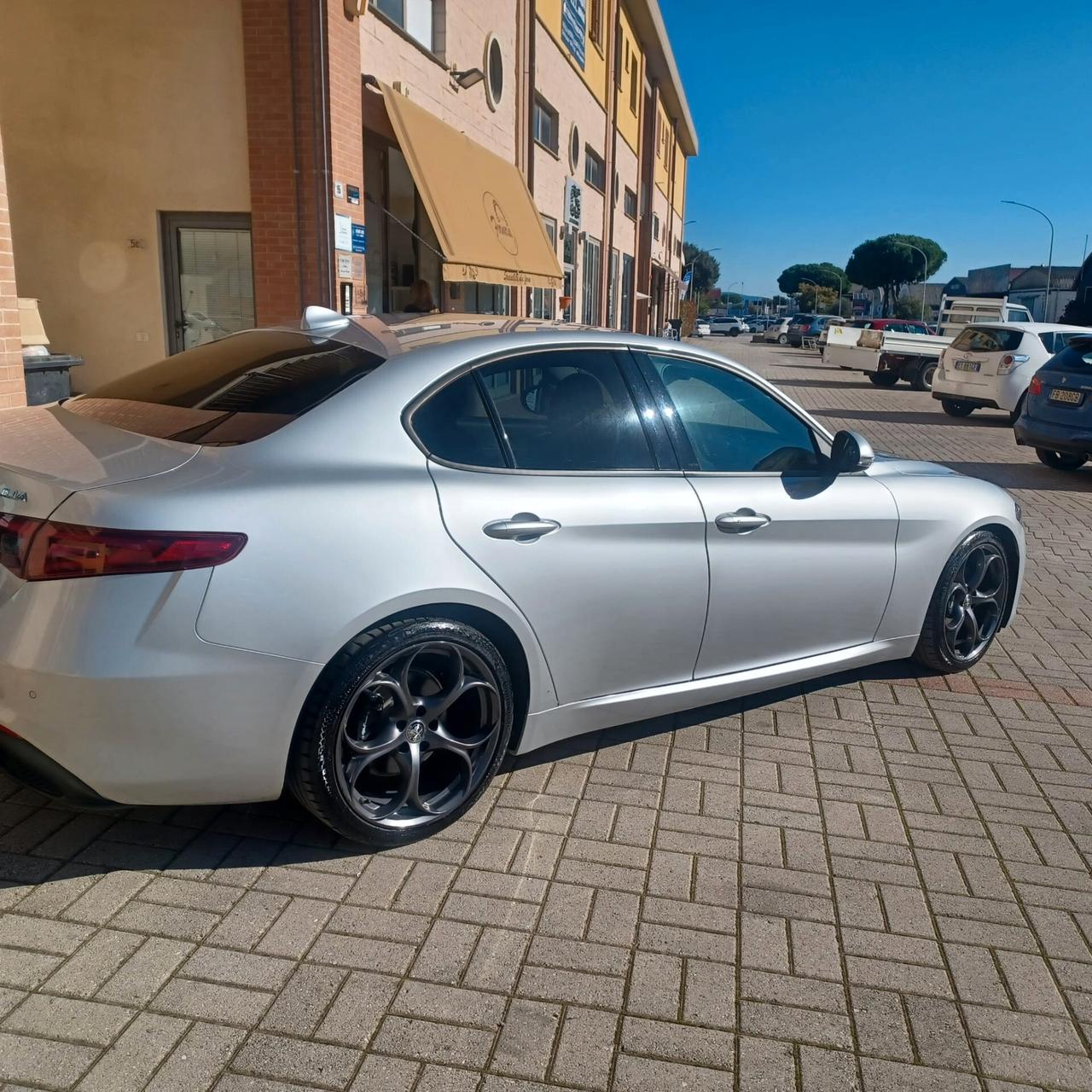 TENUTA IN MODO MANIACALE GIULIA 2.2 TDI FULL OPTIONAL