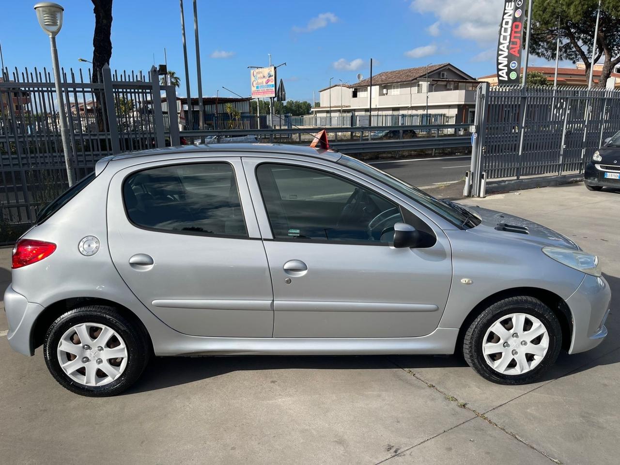 Peugeot 206 plus 1.1 2011 120 mila km