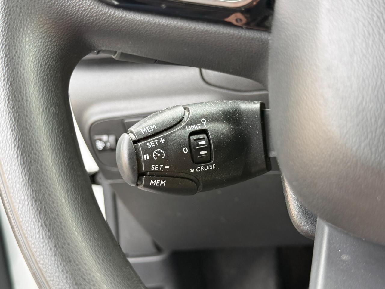 Citroen C3 83cv Benzina 5 porte Shine Navi bicolor pdc