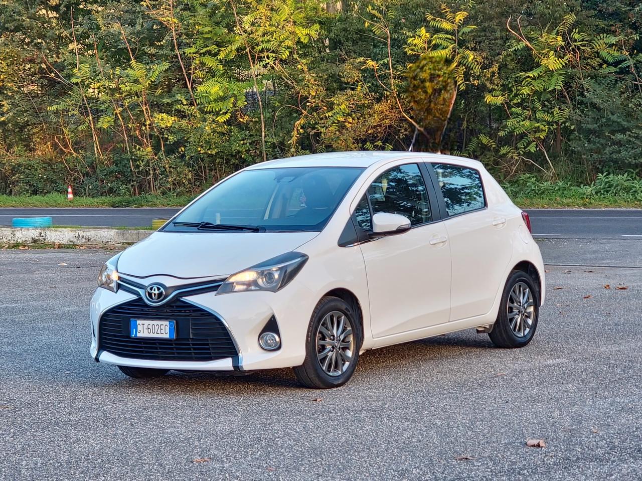 Toyota Yaris 1.0 5 porte Lounge 69 cv 2016-E6 Manuale NEO