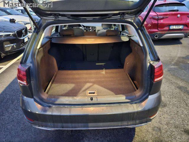 VOLKSWAGEN Golf Variant 2.0 tdi Executive 150cv dsg - FP839ZE