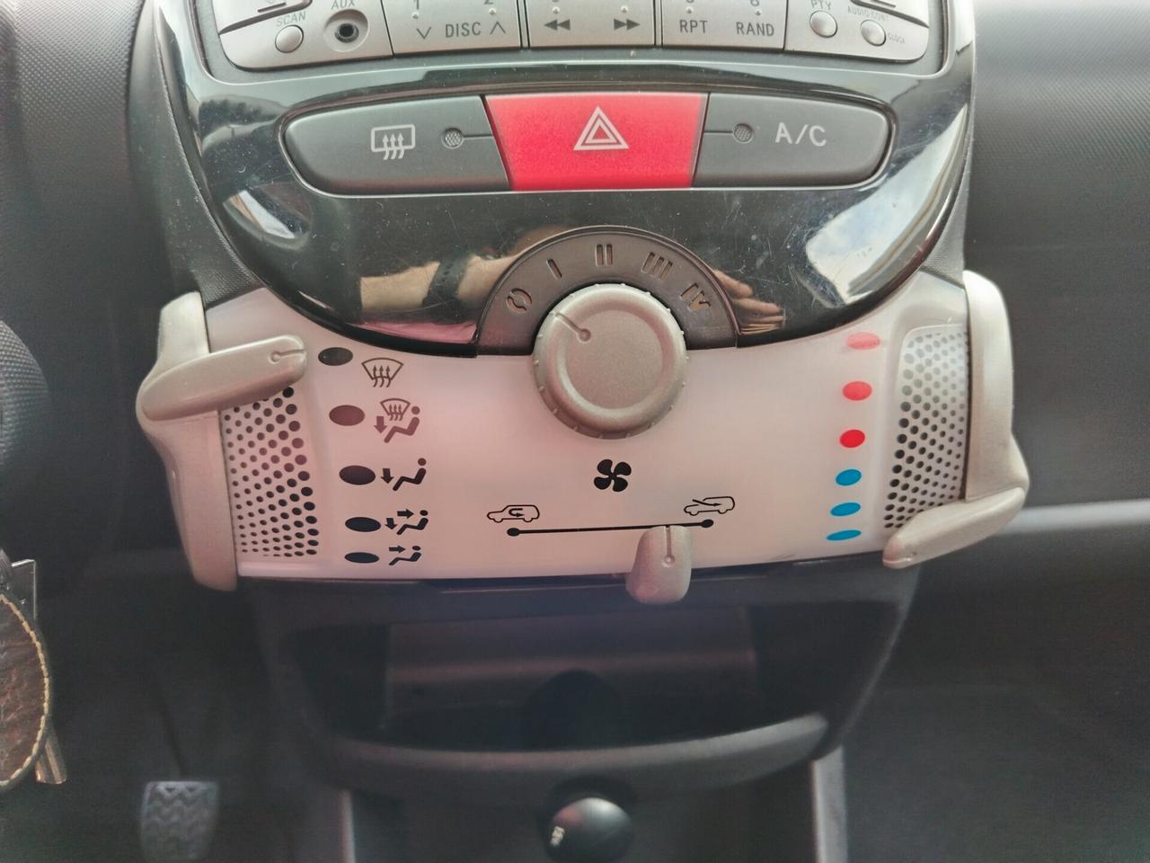 Toyota Aygo 1.0 12V VVT-i 5 porte Active Connect