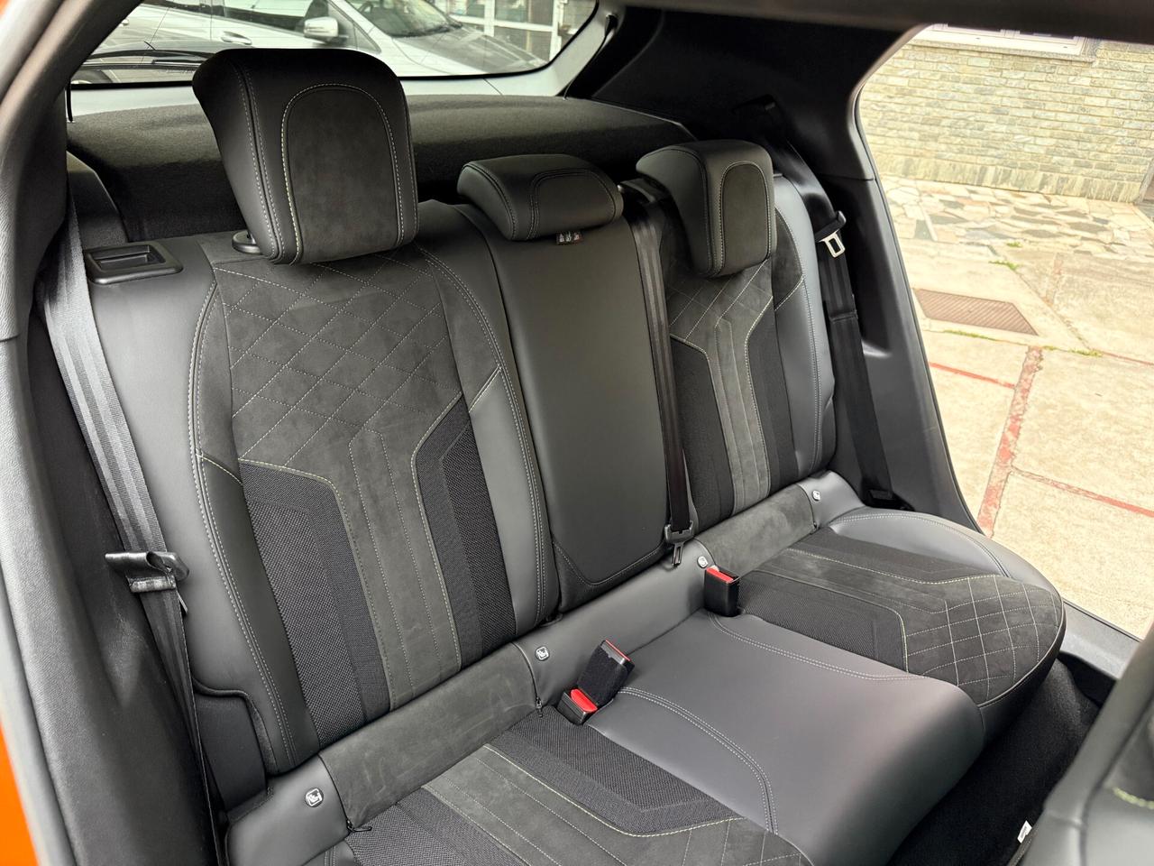 Peugeot 2008 PureTech 130 S&S Active Pack GT