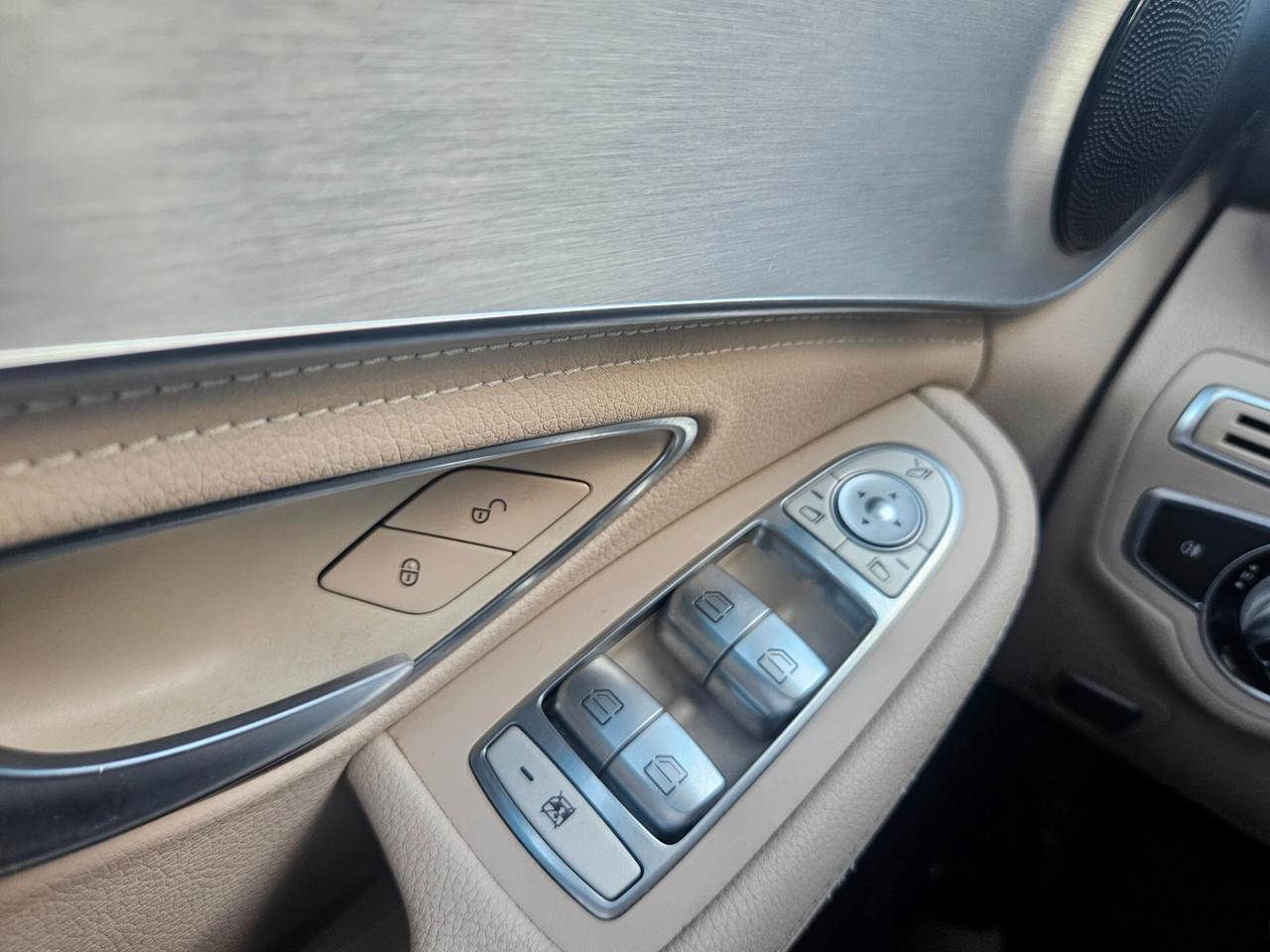 Mercedes-benz C 220d. Auto PAK AMG EURO6B AUTOMATICO