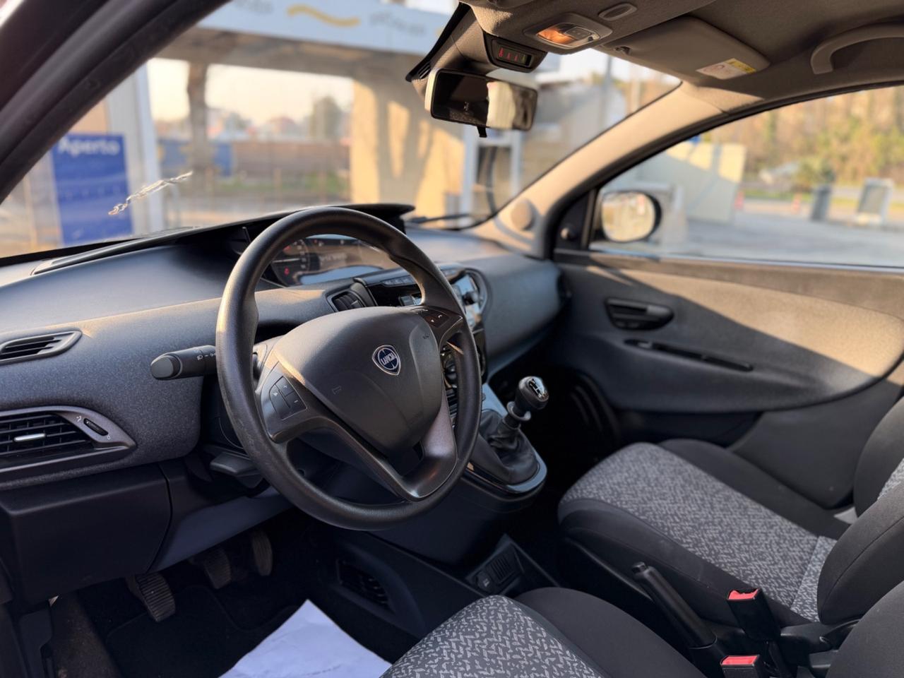 Lancia Ypsilon 1.0 FireFly 5 porte S&S Hybrid Alberta Ferretti