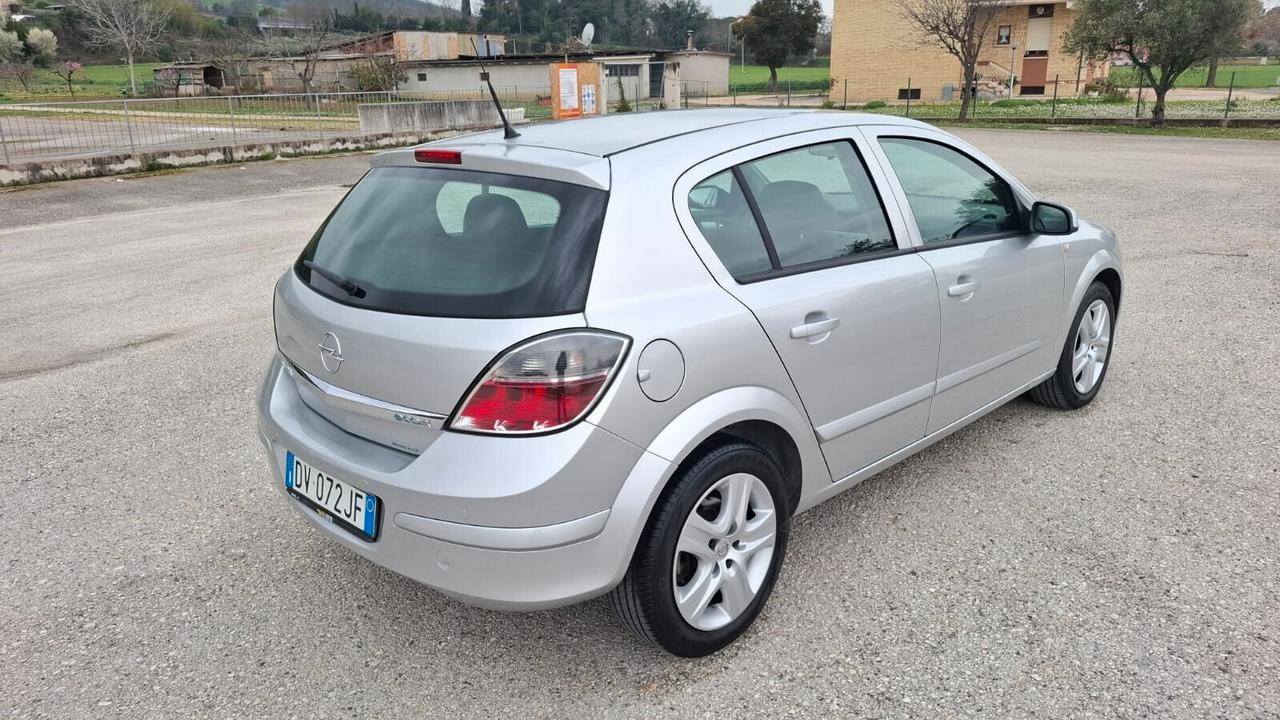 Opel Astra 1.7 CDTI 110CV ecoFLEX 5 porte Enjoy