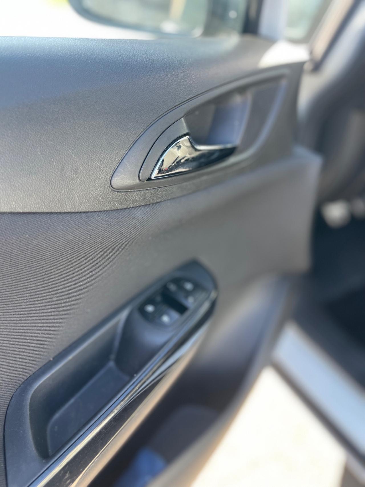 Opel Corsa 1.4 90CV GPL Tech 5 porte b-Color