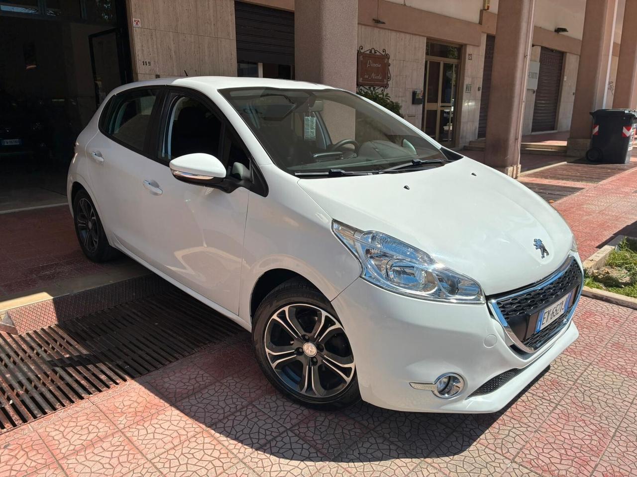 Peugeot 208 1.4 HDi 68 CV 5 porte Active