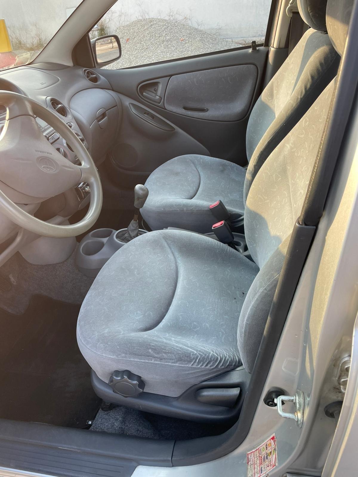 Toyota Yaris 1.0i 16V cat 5 porte Sol