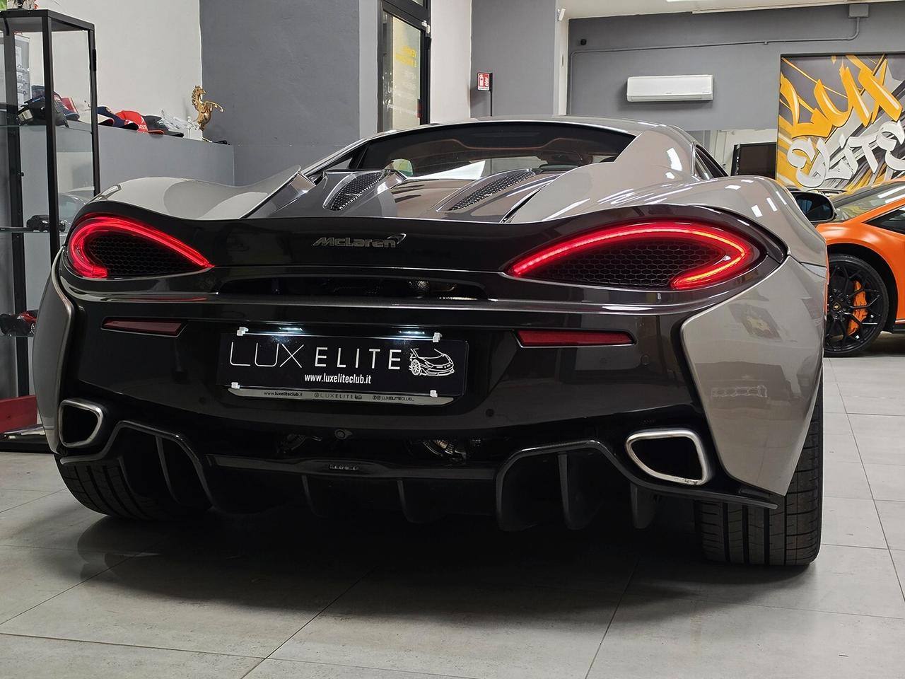 Mclaren 570S Coupe V8 3.8 570CV LUXURY PACK _ SERVICE BOOK COMPLETO MCLAREN UFFICIALE _ CERCHI 19" MSO (€8000) _ LIFT