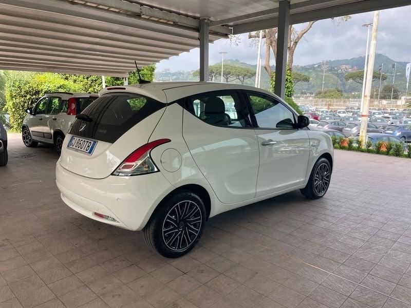 Lancia Ypsilon 1.0 FireFly 70cv S&S Hybrid GOLD