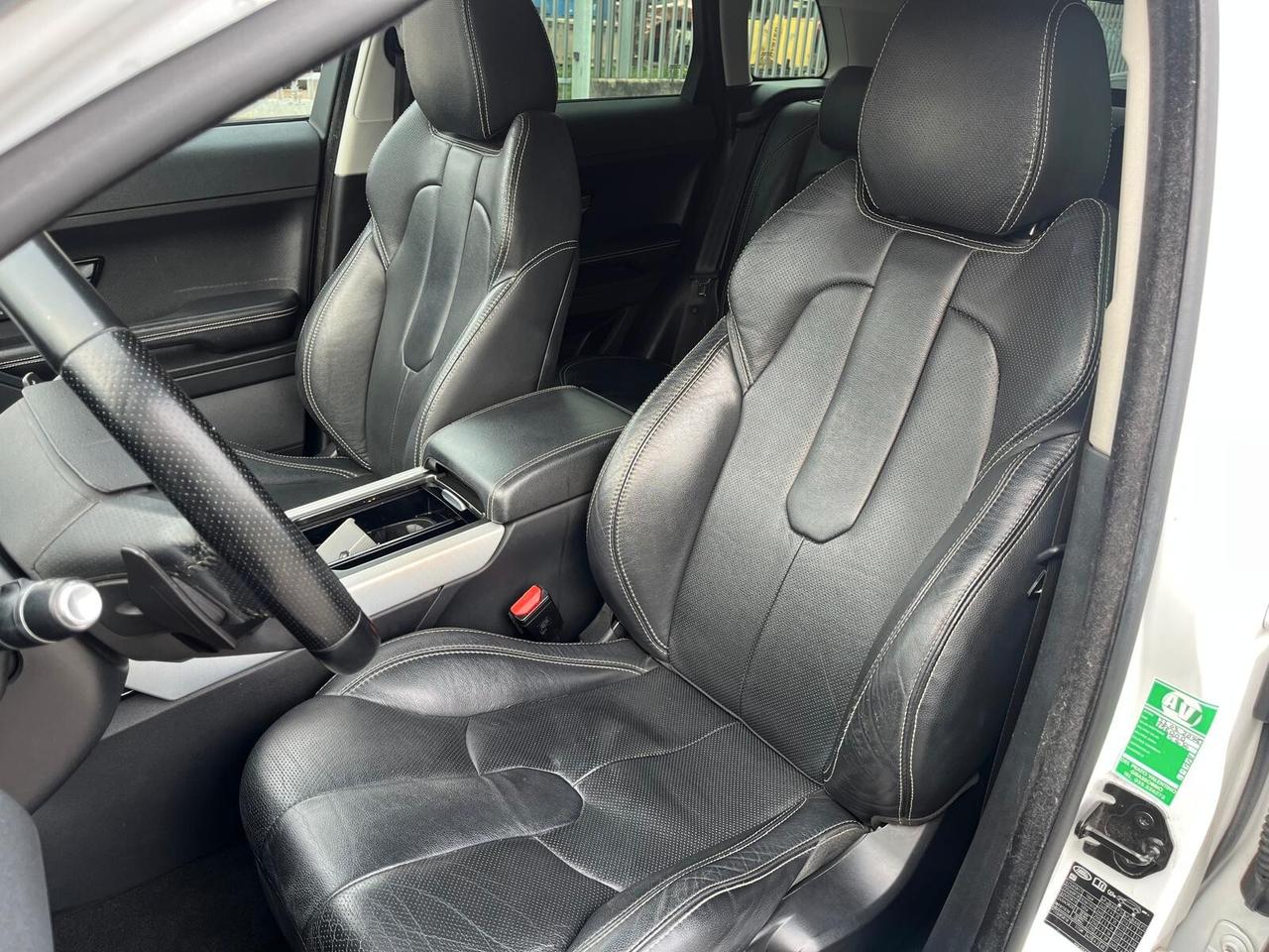 Land Rover Range Evoque 2.2 TD4 5p. Pure