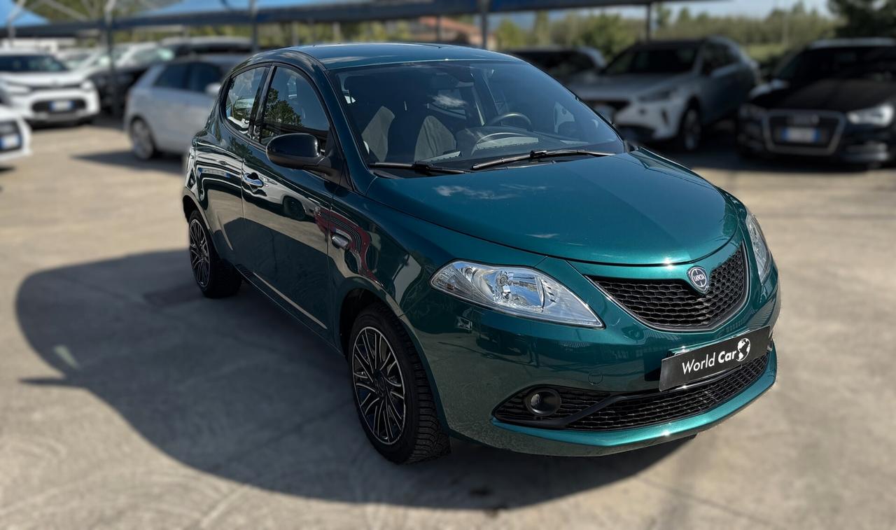 Lancia Ypsilon 1.0 FireFly 5 porte S&S Hybrid Ecochic Gold