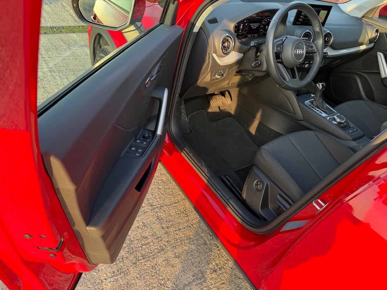 Audi Q2 40 TFSI quattro S tronic Business Advanced