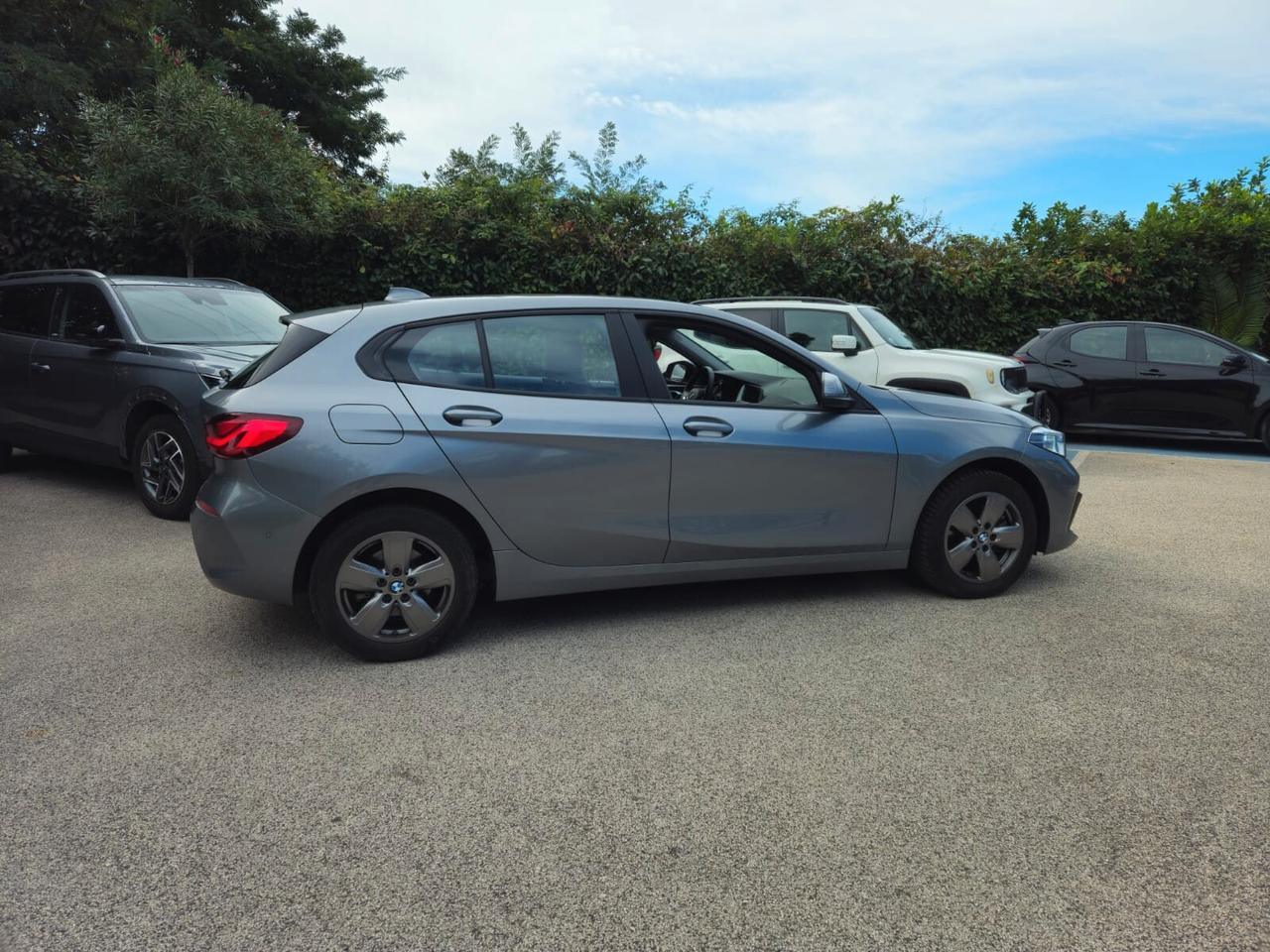 Bmw 116 116d 5p. Business Advantage