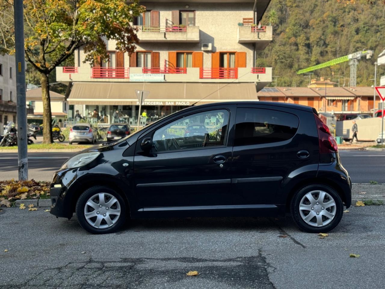 Peugeot 107 1.0 5p. Superga - NEOPATENTATI - GOMMATA NUOVA - PROMO