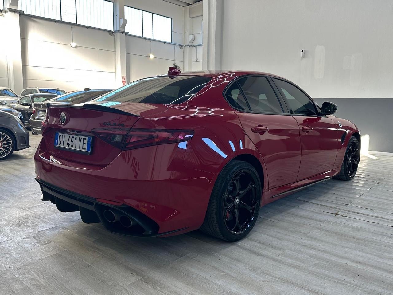 Alfa Romeo Giulia 2.9 V6 Bi-Turbo AT8 Quadrifoglio