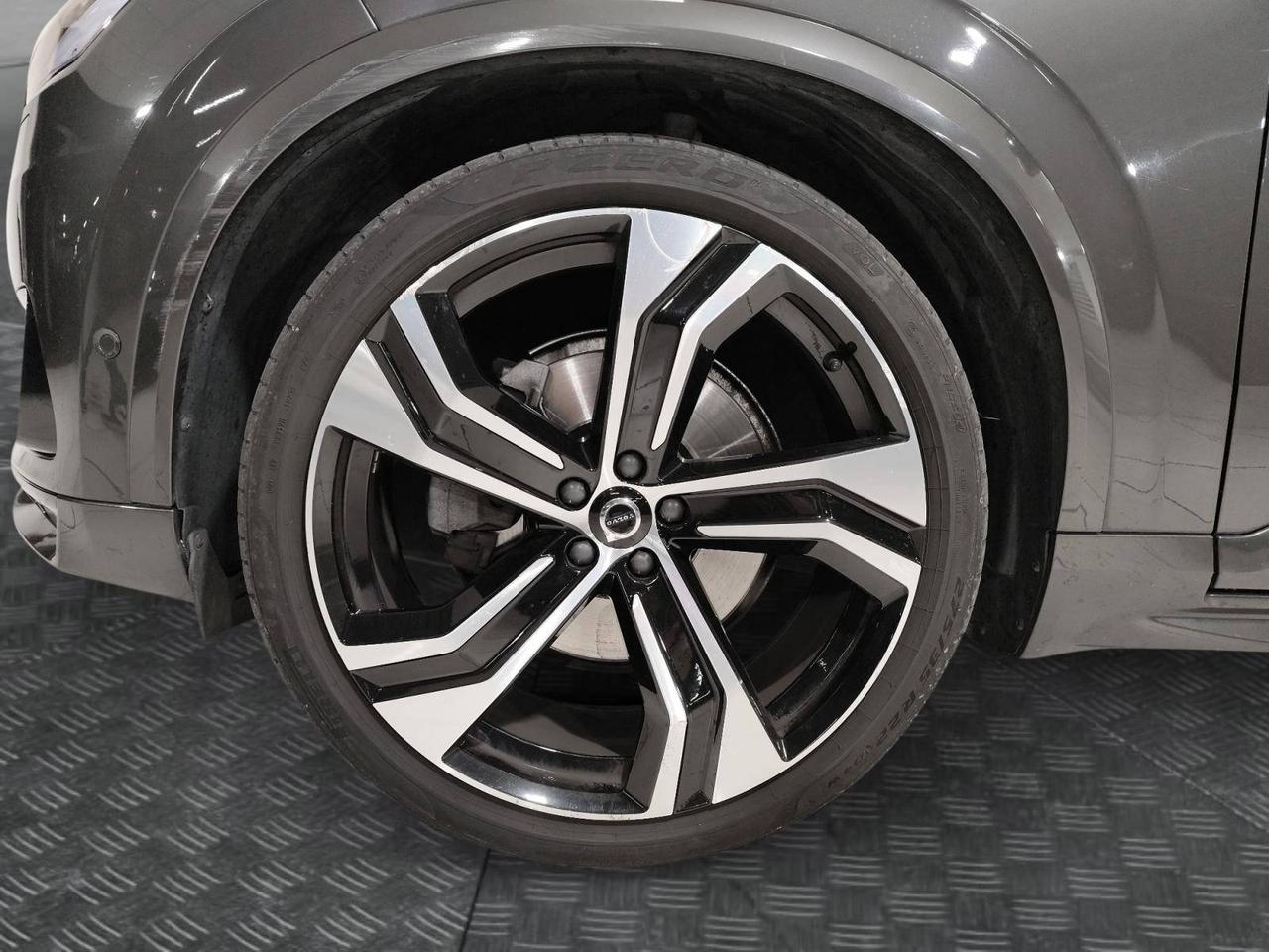 Volvo XC90 b5 Ultimate Dark awd 7 Posti