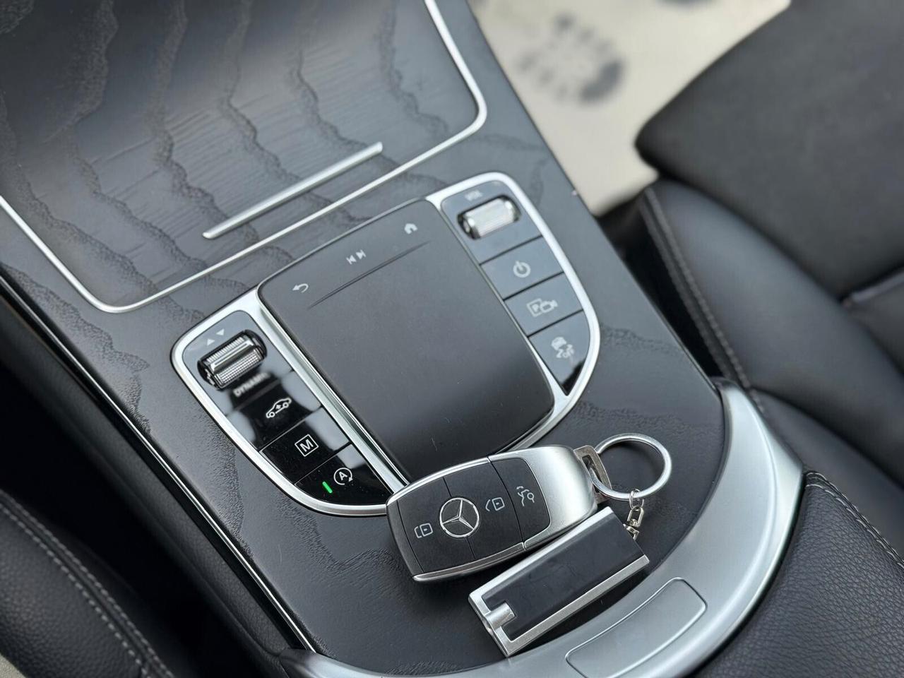 GLC 220 d 4Matic Premium Plus Opaco + Pedane