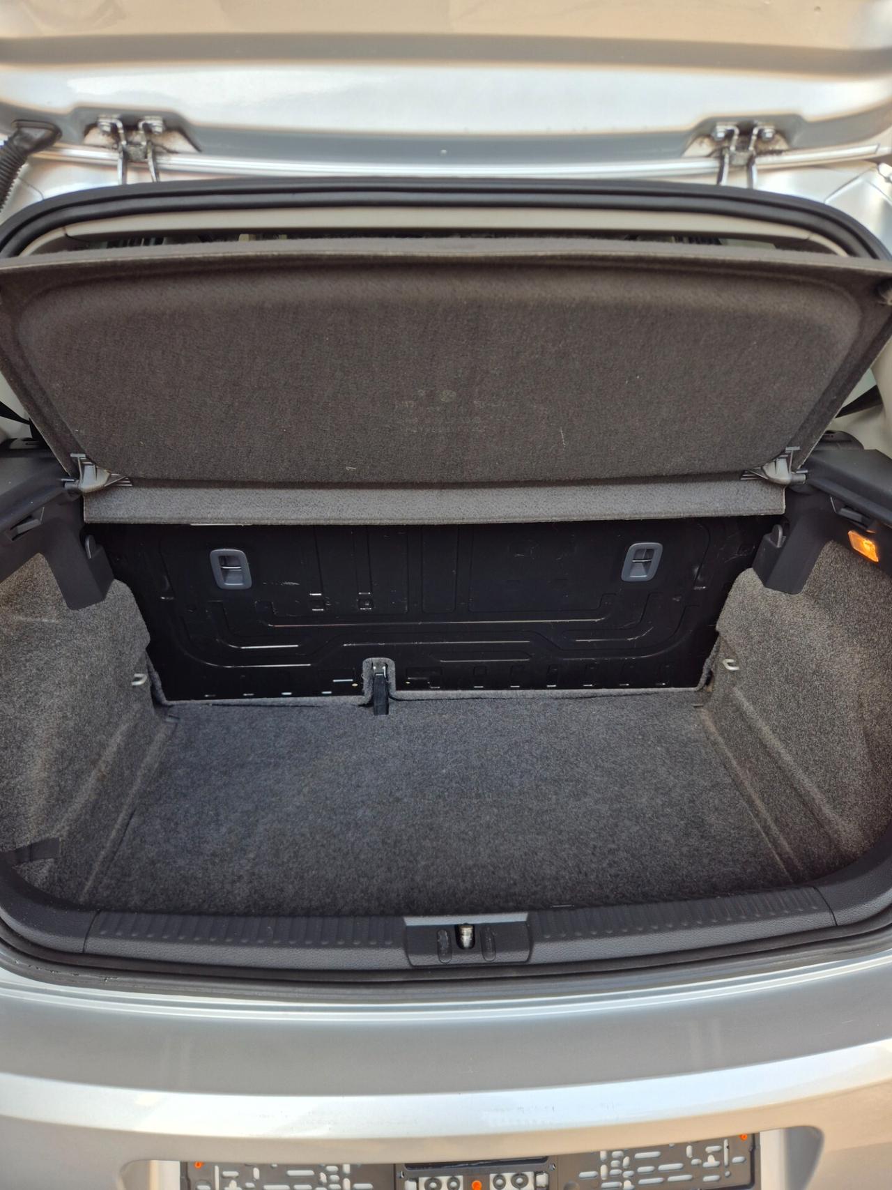 Volkswagen Polo 1.2 benzina euro 5 neo patentati