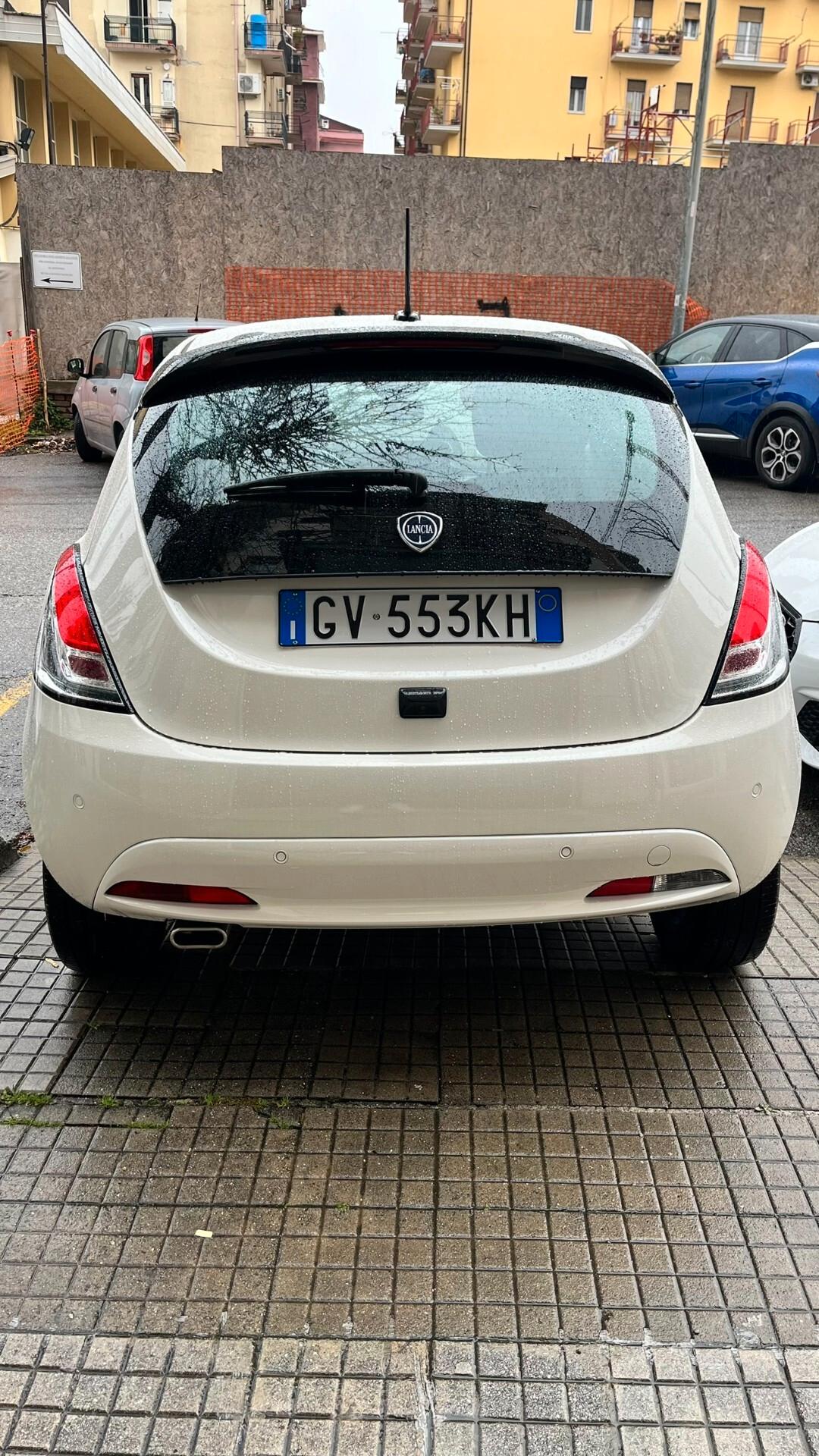 Lancia Ypsilon 1.0 2024 Platinum