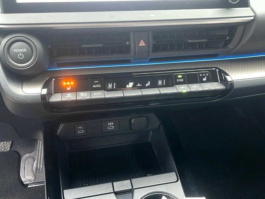 Toyota Prius 2.0 Plug-in Hybrid Active E-CVT