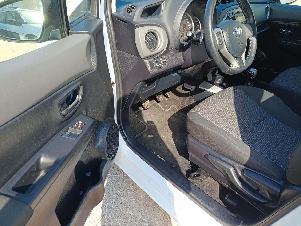 Toyota Yaris Active 1.0 5 porte benzina