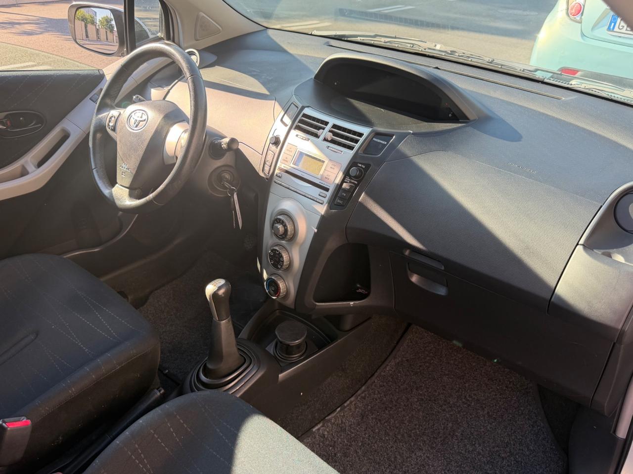 Toyota Yaris 1.0 5 porte Sol