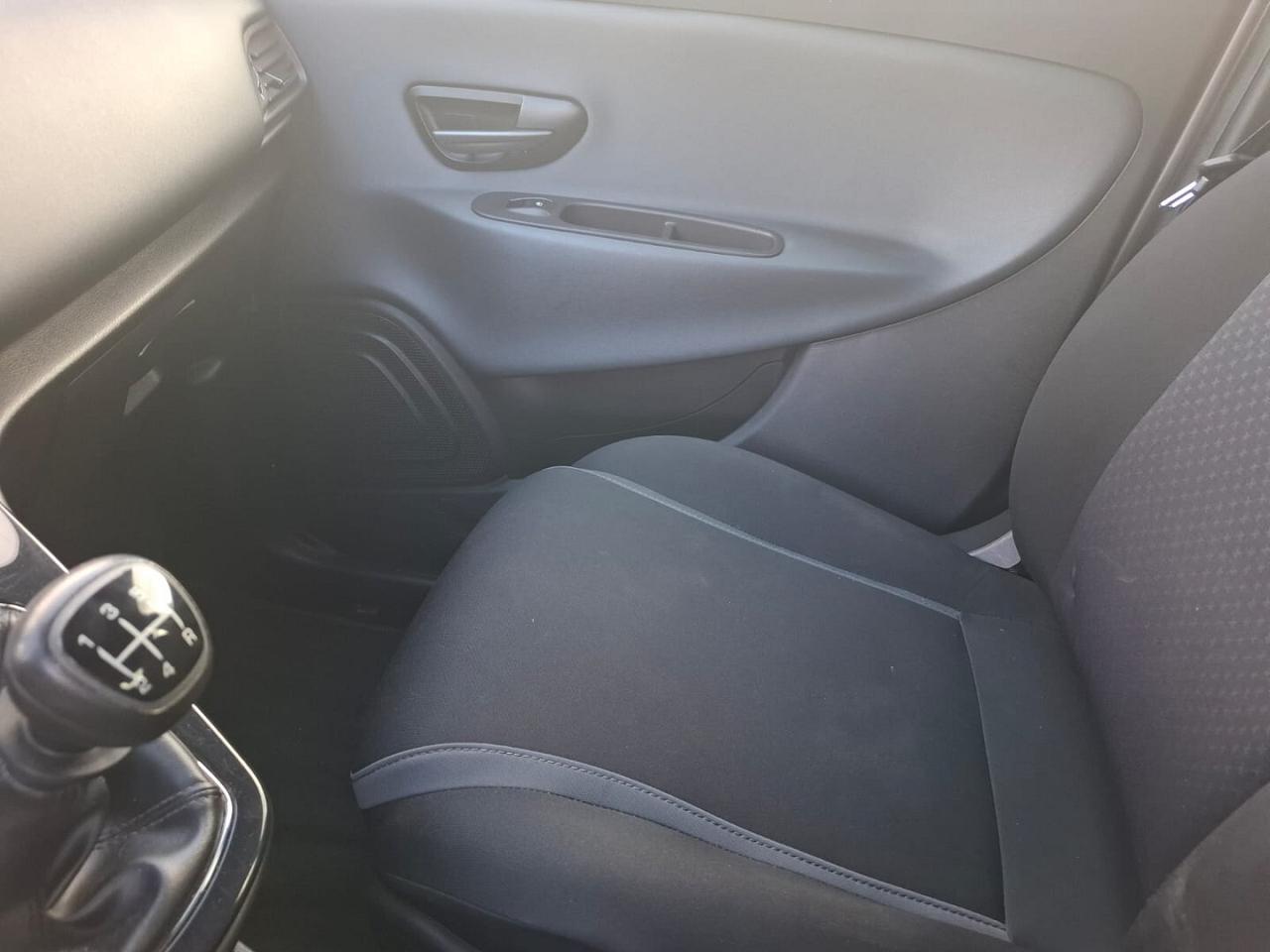 LANCIA YPSILON PLATINUM 17 INCIDENTATA MARCIANTE