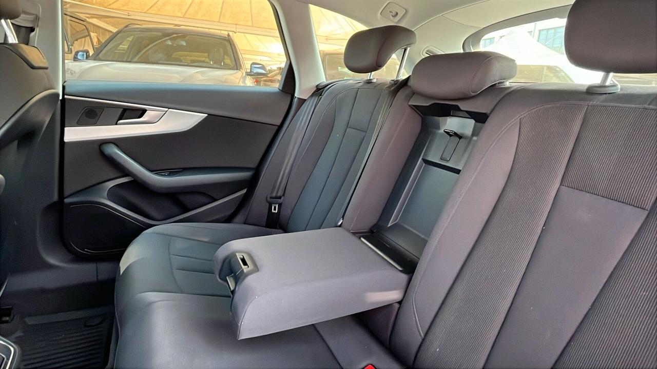Audi A4 2.0 TDI 150 CV S tronic Business Sport