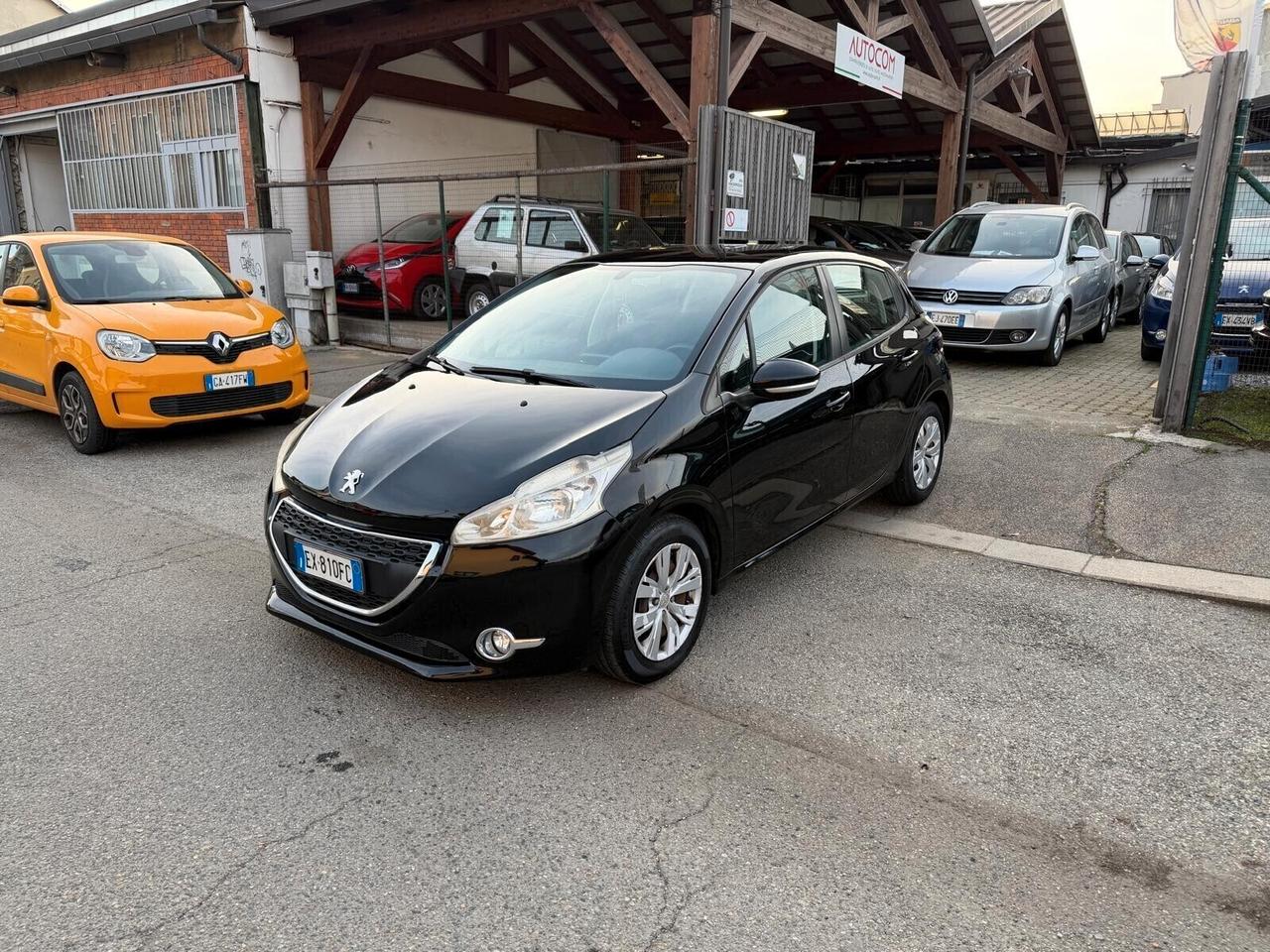 Peugeot 208 PureTech 82 5 porte Allure