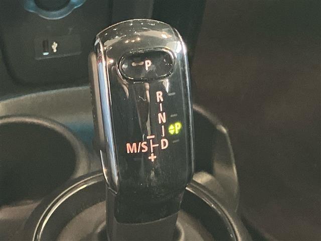 MINI Mini 5 Porte 1.5 Twin Power Turbo Cooper Essential