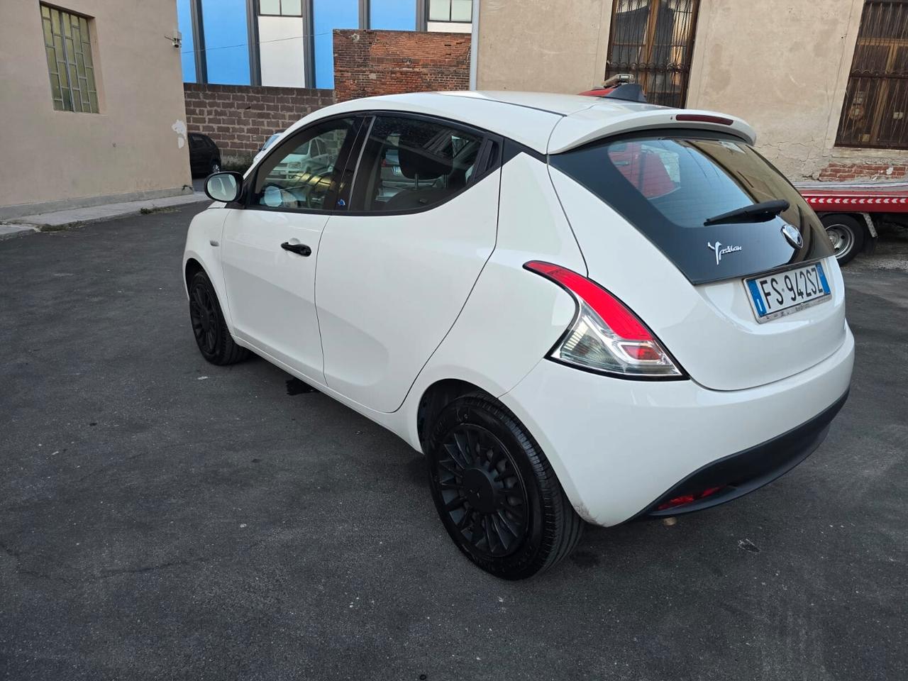 Lancia Ypsilon 1.2 69 CV 5 porte metano Ecochic Platinum