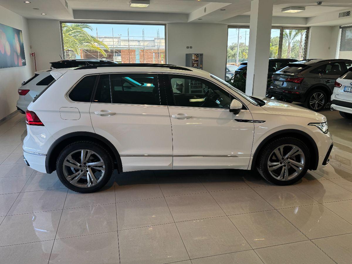 VOLKSWAGEN Tiguan 2.0 TDI DSG R-Line Luci ambient/Retroc