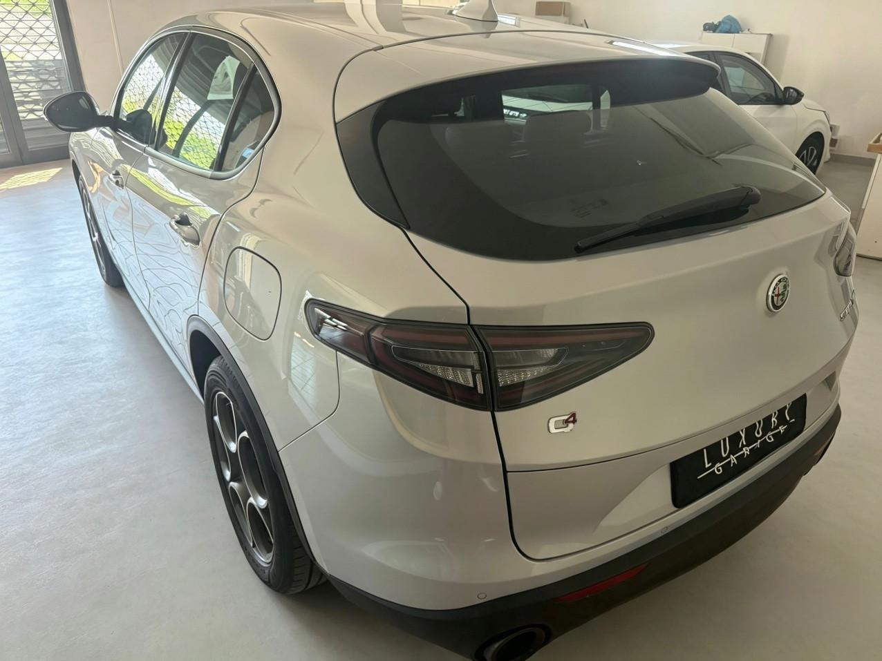 Alfa Romeo Stelvio 2.2 t Sprint Q4 210cv auto