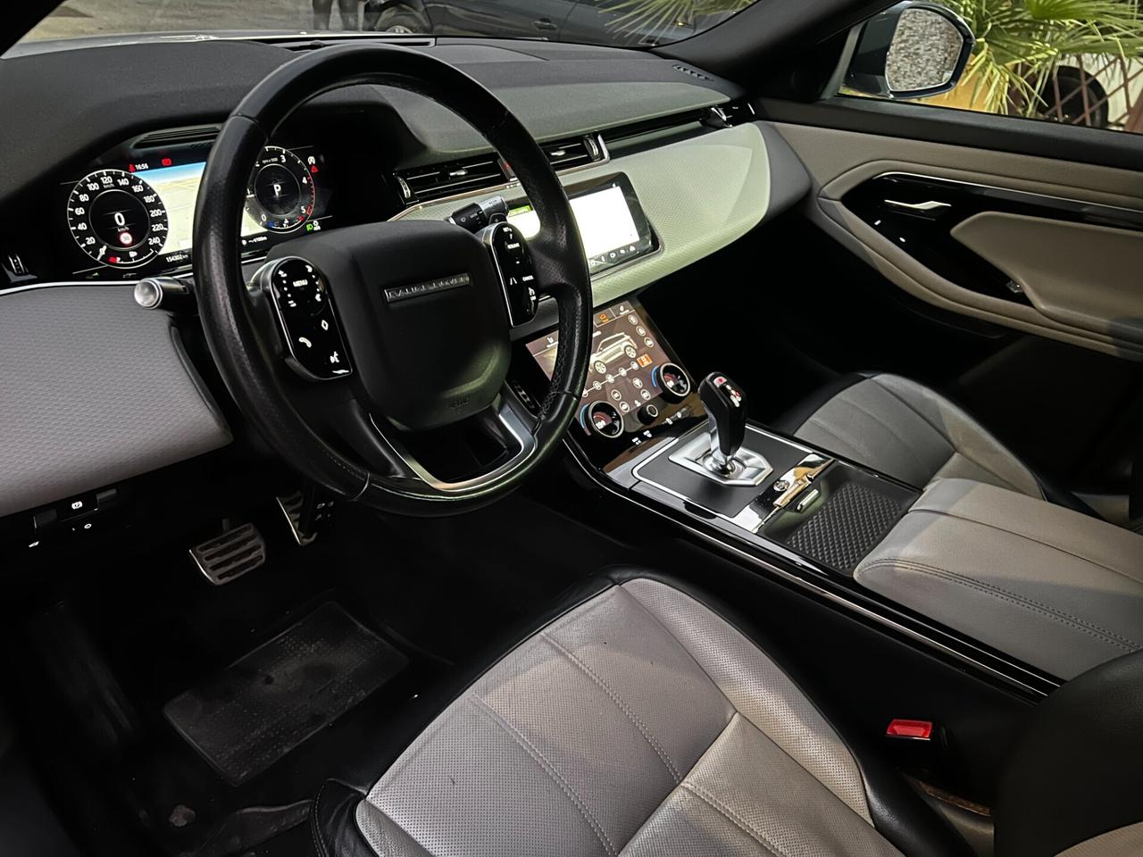 Land Rover Range Evoque 2.0D 150-R-Dynamic-2019-FULL
