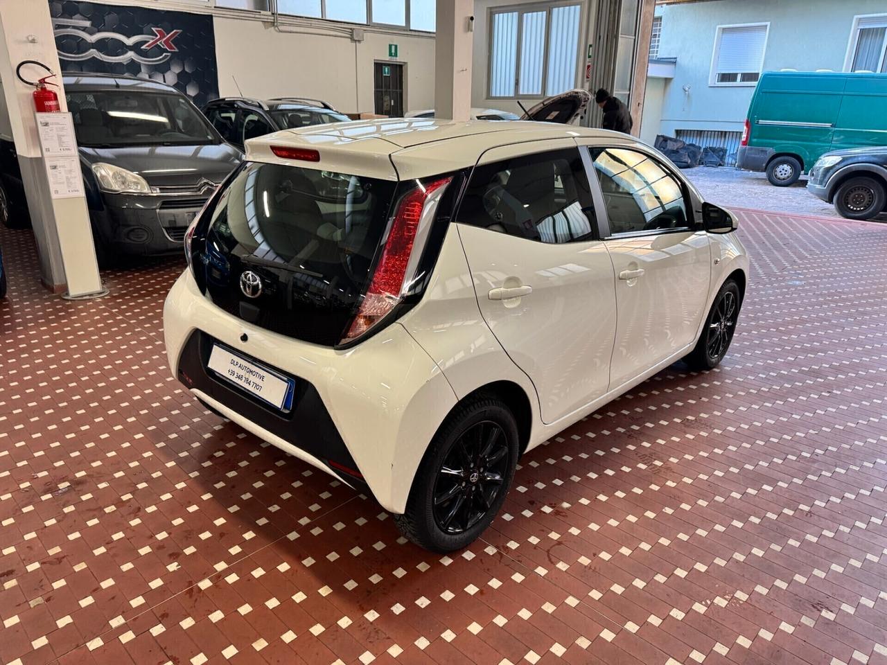 Toyota Aygo 1.0 VVT-i 69 CV 5 porte x-wave TSS - UNICO PROPRIETARIO