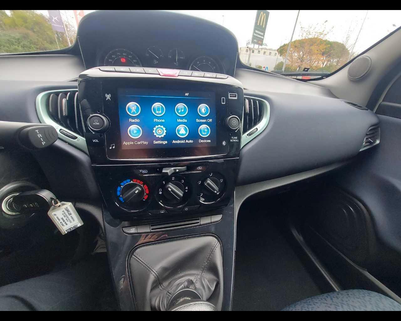 LANCIA Ypsilon 3ª serie - Ypsilon 1.0 FireFly 5 porte S&S Hybrid Gold